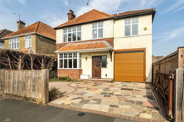 4 bedroom house, Boxalls Lane, Aldershot, GU11