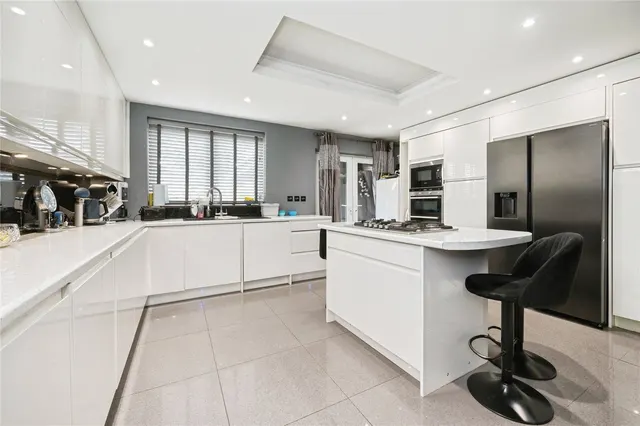 Mowbray Road, Southampton, SO19, photo 3