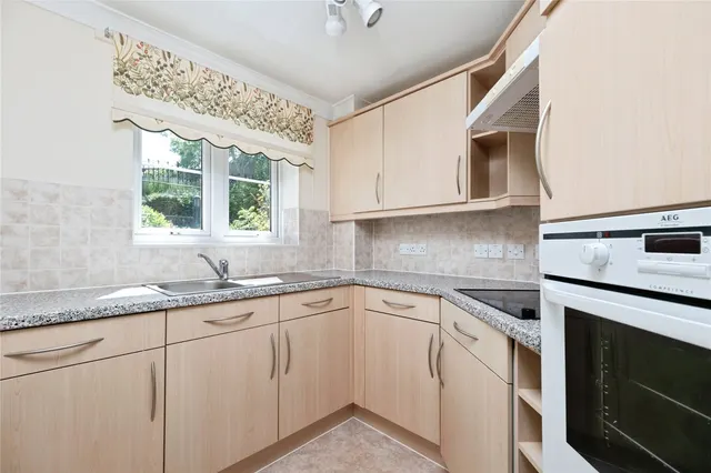 Photo 3 — Eden Court, Bletchley, Milton Keynes, Buckinghamshire, MK2
