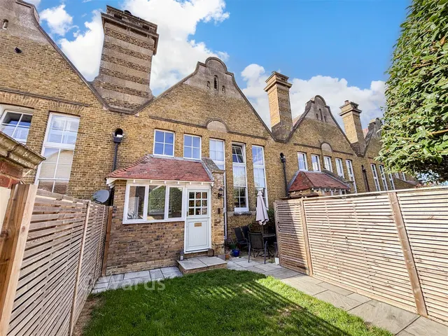 Canute Road, Faversham, ME13, photo 1