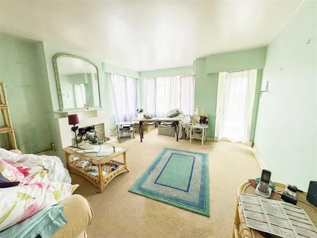 Photo 2 — West Parade, Bexhill-On-Sea, TN39 3HS