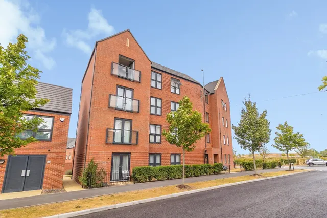 Sallow Field, Houghton Regis, LU5, photo 1