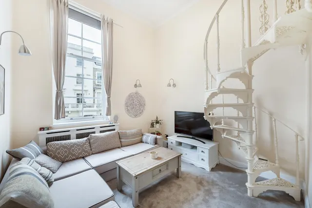 Gloucester Street, London, SW1V, photo 1