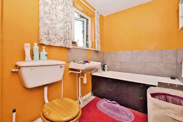 Photo 2 — Clifton Close, Yeovil