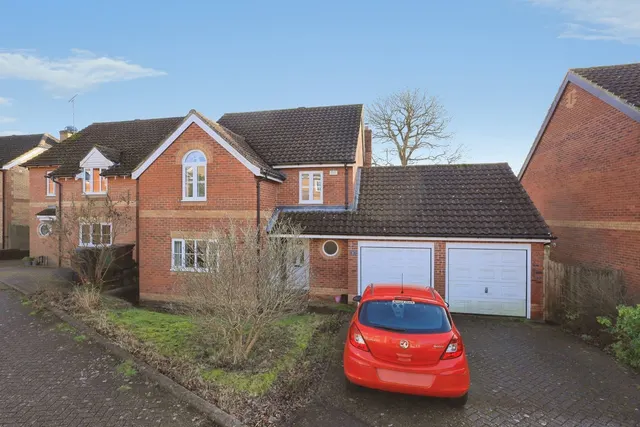Magnolia Close, Heathfield, TN21, photo 1