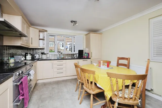 Magnolia Close, Heathfield, TN21, photo 2