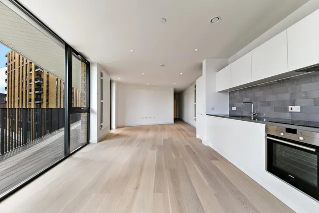 Mercier Court, Royal Court, E16, photo 2