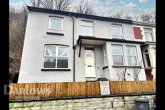 Victoria Road, Abertillery, photo 1