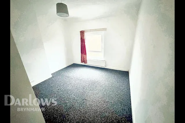 Victoria Road, Abertillery, photo 2