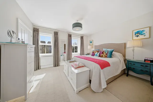 Photo 3 — Beaumont Drive, Worcester Park, KT4 8FG
