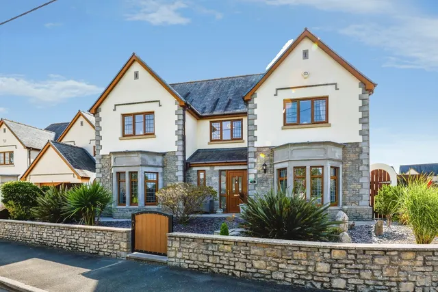 Parc Felindre, Kidwelly, SA17, photo 1