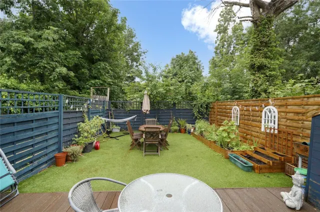 Chatsworth Road, Mapesbury, London, NW2, photo 1