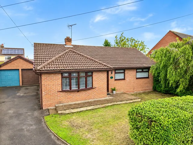 Northridge Road, Pensby, CH61, photo 1