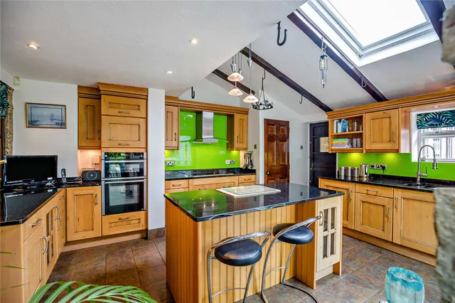 Lumby, Near Leeds, LS25, photo 2