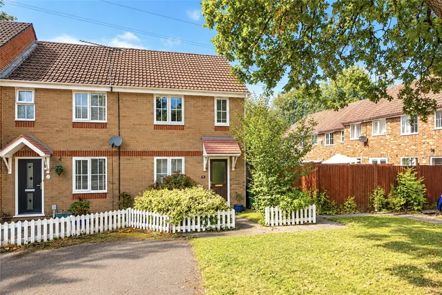 Marsh Gardens, Hedge End, SO30, photo 1