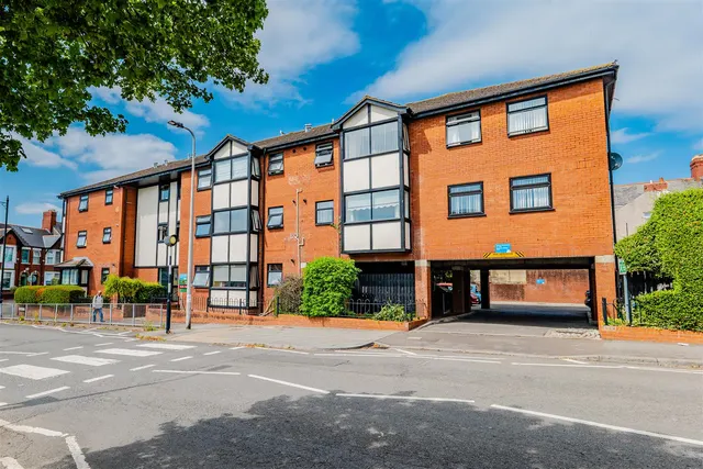 Wyndham Street, Barry, CF63 4EL, photo 1