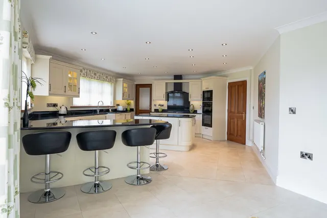 Cwmtawe Road, Ystradgynlais, photo 2