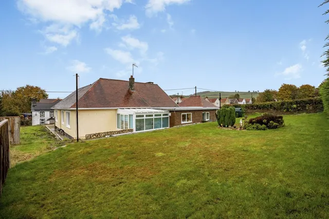 Llanybydder, SA40, photo 2