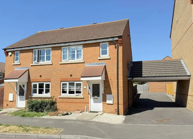 Photo 2 — Nightingale Crescent, Harold Wood, RM3 0GD