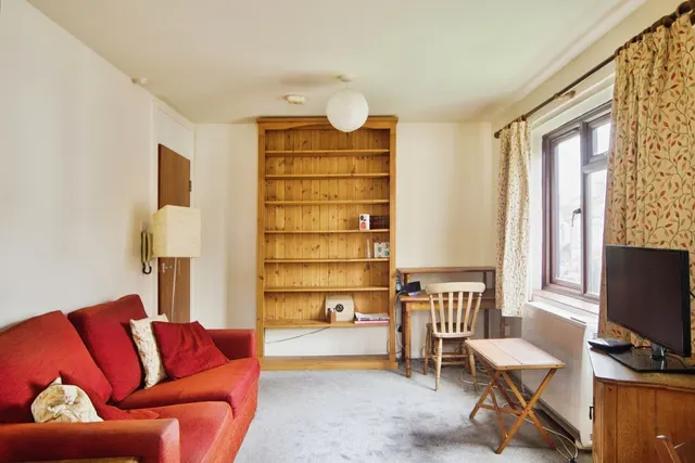 Photo 3 — Cairo Road, Walthamstow, E17