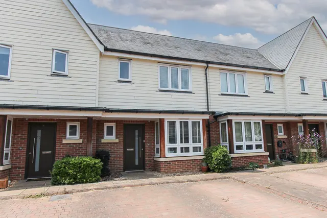 Pennyroyal, Fleet, GU51 5BH, photo 1