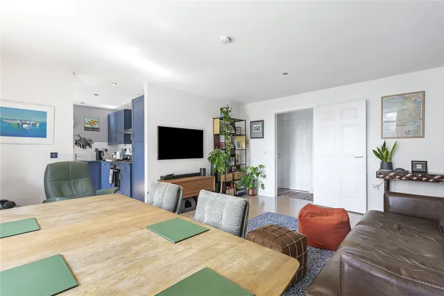 Photo 2 — Townmead Road, Fulham, London, SW6