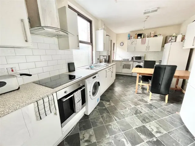Photo 3 — Bristol Hill, Brislington, Bristol, BS4 5AA
