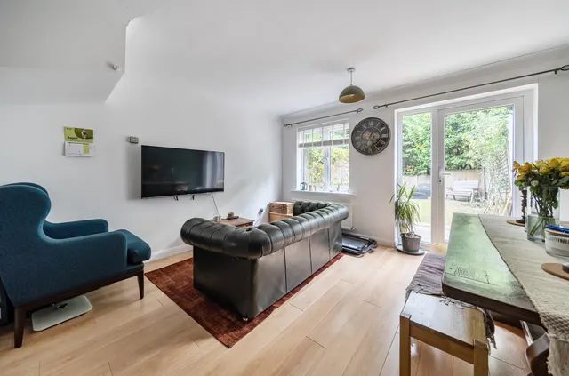 Barnett Lane, Lightwater, GU18, photo 2