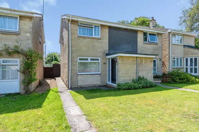 Photo 2 — Pine Close, Corsham