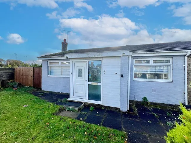 Linden Close, Dunstable LU5 4PF, photo 1