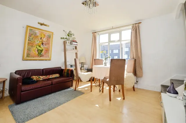 Photo 2 — Playfield Road, Edgware, HA8