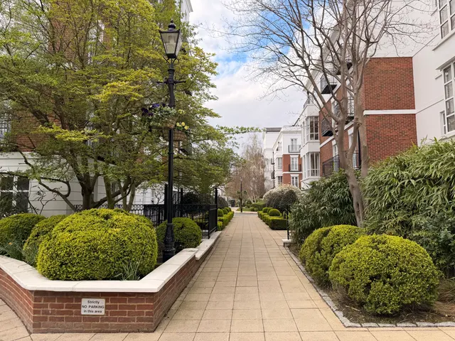 Chantry Square, W8, photo 1