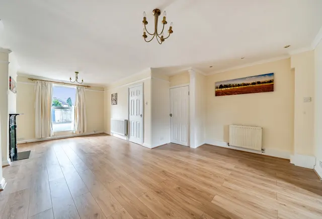 Photo 2 — Fairfield Parade, Gloucestershire, Leckhampton, GL53 7PJ