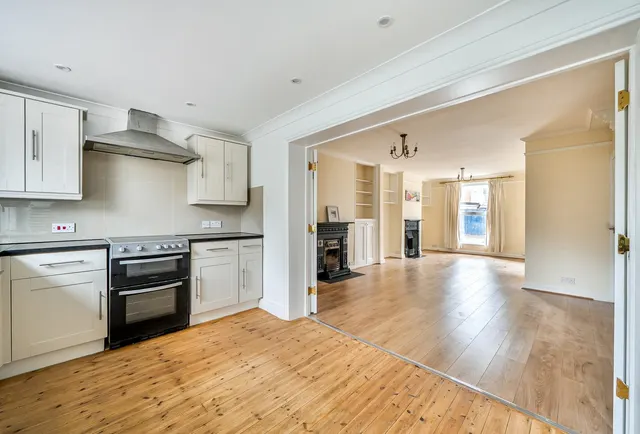 Photo 3 — Fairfield Parade, Gloucestershire, Leckhampton, GL53 7PJ