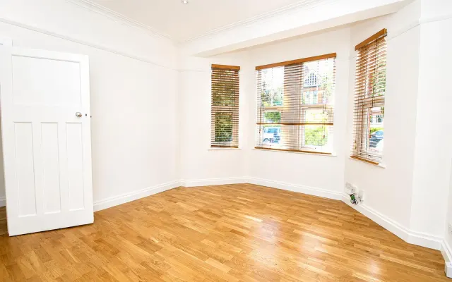 Photo 2 — Park Avenue, Palmers Green, London N13