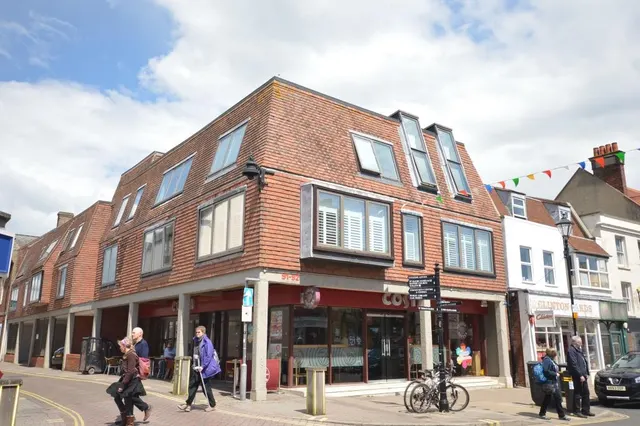 New Street, Lymington, SO41, photo 1