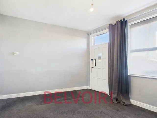 Hassell Street, Newcastle-under-Lyme, ST5, photo 2