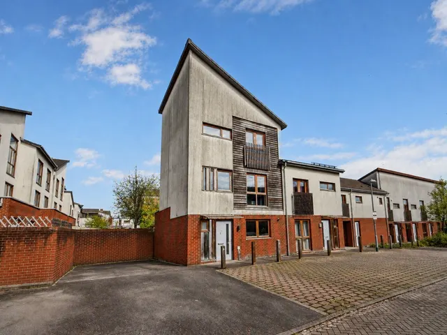 Great Mead, Chippenham, SN15, photo 1