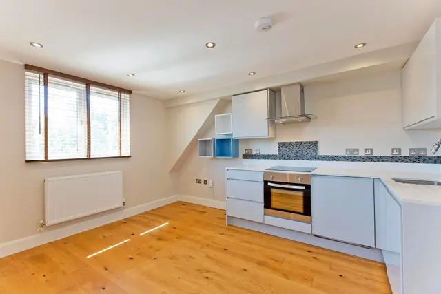 Rondu Road, Cricklewood, NW2, photo 1