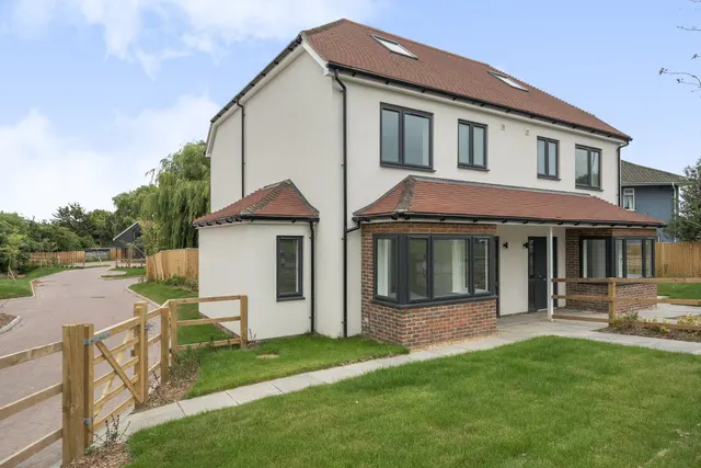 Old Shoreham Road, Lancing, BN15, photo 1