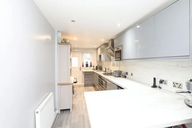 Hollybank Close, Sheffield, S12, photo 2