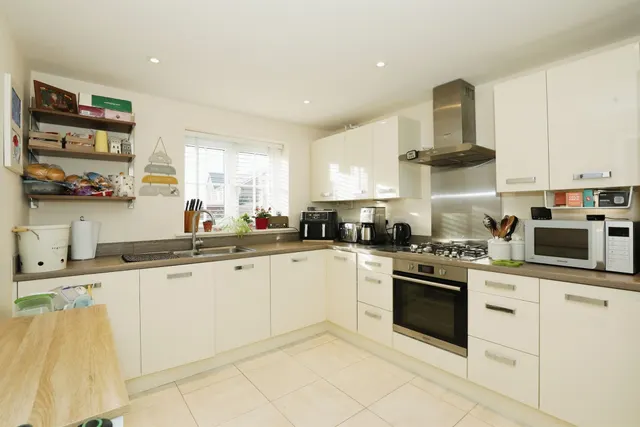 Photo 3 — Ravencroft Street, Moulton, Northwich