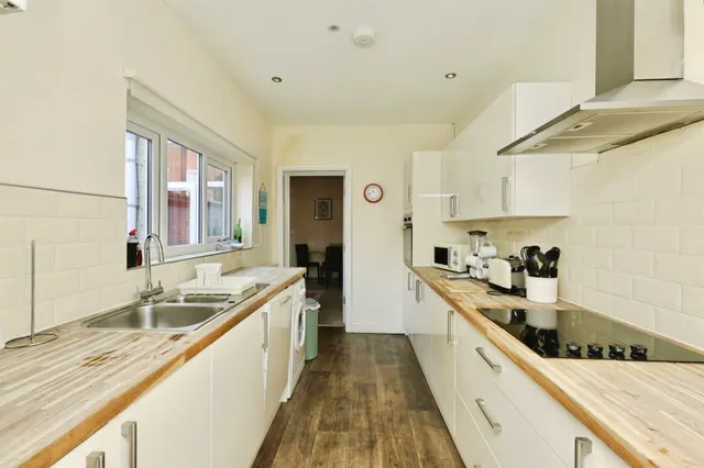 Victoria Road, Retford, DN22, photo 2