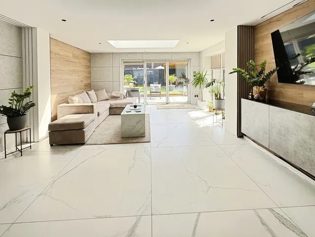Photo 3 — Ellison Way, Tongham, Surrey, GU10 1AY