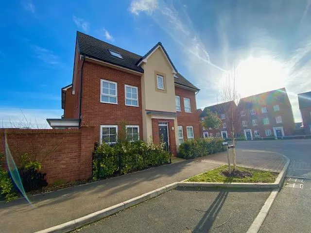 Fairfields, MK11, photo 1