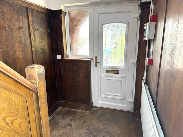 The Crescent, Surrey Egham, TW20, photo 2