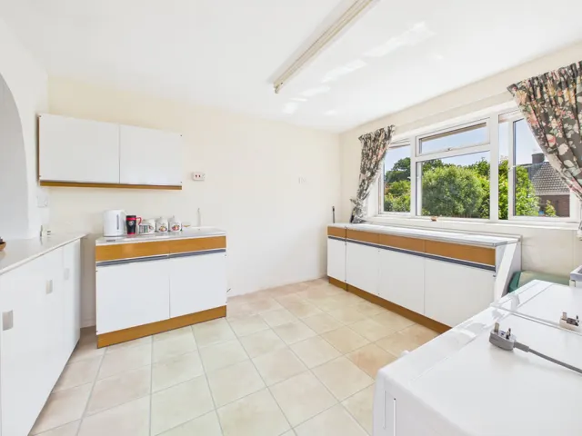 Kimberley Close, Lydney, GL15, photo 3