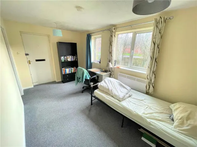 Henley Drive, Droitwich, WR9, photo 3
