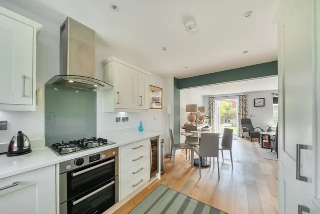 Avenue Road, Lymington, SO41, photo 1