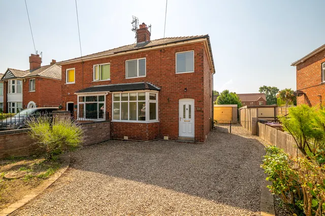 Newark Road, South Hykeham, LN6, photo 1